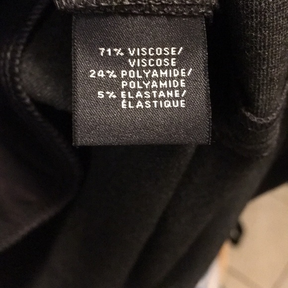 Sleeveless funnel neck dress - Picture 5 of 6